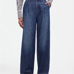 Madewell Harlow Wide Leg Jean 
Size 30
Dark wash